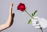 Chọn con tim hay nghe lý trí: AI càng ngọt ngào càng dễ nói dối, tỷ lệ lỗi cao hơn 60% so với mô hình phản hồi khô khan
