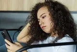 "Chồng tôi bị AI bỏ bùa": Lời tự sự cay đắng của những người phụ nữ bị bỏ lại phía sau cuộc đua công nghệ
