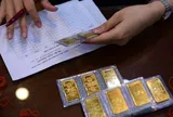 Phạt đến 50 triệu đồng nếu không khai báo việc mang vàng, tiền mặt khi xuất cảnh