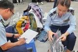Một công ty bị phát hiện kinh doanh gần 2.000 sản phẩm thời trang nghi hàng hiệu giả