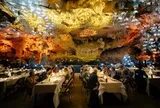 Nhà hàng fine dining trong hang động 150 triệu năm tuổi ở Quảng Ninh gây sốt: Thực khách vừa ăn tối, vừa đắm chìm trong không gian huyền thoại
