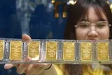 Giá vàng giảm sâu nhất từ đầu năm, người mua ở đỉnh lỗ tới 36 triệu đồng/lượng