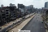 Cận cảnh 500m đường Vành đai 1 Hoàng Cầu - Voi Phục vừa hoàn thành thảm nhựa