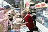 Xúc động trao nhau những 'tờ báo chia tay'