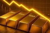 Vì sao vàng bất ngờ bị bán tháo?
