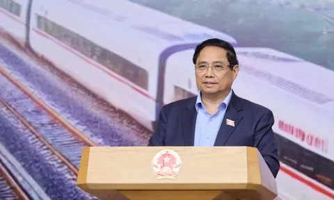 Thủ tướng: Huy động tối đa cán bộ có trình độ làm các dự án đường sắt