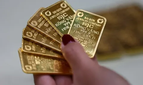 Giá vàng giảm mạnh và những cảnh báo