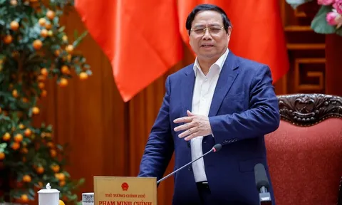 Thủ tướng: Sử dụng ngay Quỹ bình ổn giá xăng dầu; dứt khoát không để thiếu năng lượng trong mọi hoàn cảnh