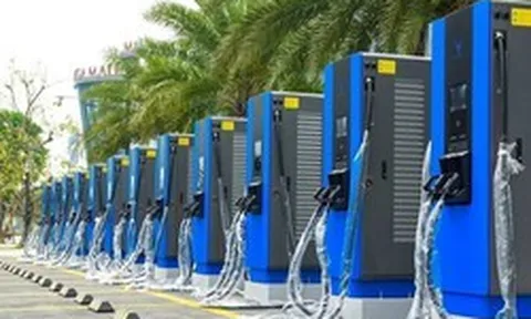 V-Green của ông Phạm Nhật Vượng rót 10.000 tỷ xây ngay 99 'siêu trạm sạc' dọc Việt Nam: Mỗi trạm 100 súng, công suất 150 kW, toàn bộ dùng điện 'sạch'