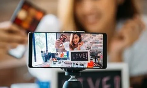 Từ 2.200 đồng/phút: AI Streamer ảo đang "vắt kiệt" 18 tiếng traffic chết, đe dọa nhân sự nghề livestream