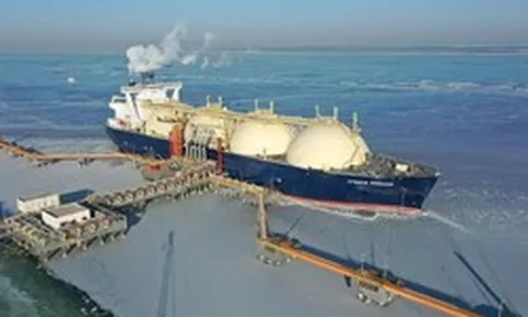 Muốn cấm nhưng không rời được: Nhập khẩu LNG Nga vào châu Âu bất ngờ tăng vọt giữa lệnh trừng phạt