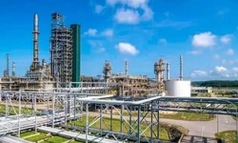Nhà máy lọc dầu 3 tỷ USD của Việt Nam chuẩn bị “đón” 650.000 thùng dầu