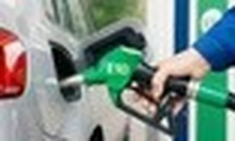 Xe đang đổ RON95, chuyển sang xăng E10 cần lưu ý điều gì?