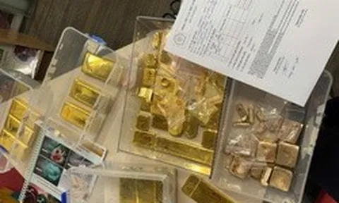 Nguỵ trang 8.000 lượng vàng trong thiết bị điện tử tuồn vào Việt Nam