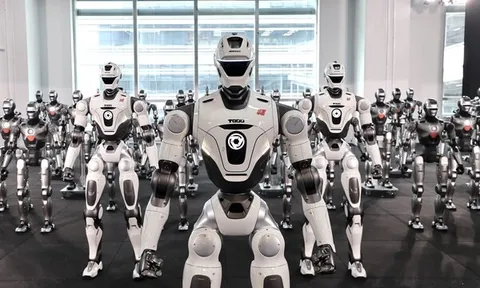 EngineAI ra mắt cơ sở sản xuất thông minh tại Thâm Quyến, lô robot hình người T800 đầu tiên xuất xưởng, bắt đầu giao hàng quy mô lớn