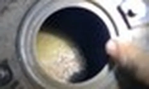 Có cần súc bình xăng hay điều chỉnh động cơ trước khi chuyển sang dùng xăng E10?