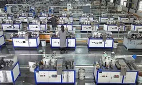Thương nhân Trung Quốc ồ ạt thu gom 1 mặt hàng kim loại trên đất Mỹ - là thứ tối quan trọng Washington đang ráo riết tích trữ