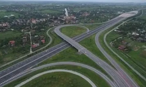 Đề xuất 'lên đời' nhiều tuyến đường huyết mạch