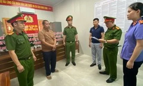 Quyết định khởi tố giám đốc công ty gỗ Nguyễn Đình Phú