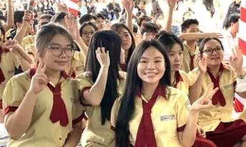 Nhiều trường đại học ‘chơi lớn’ tại Ngày hội lựa chọn nguyện vọng xét tuyển 2026