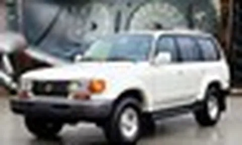 Sinh ra để ‘cày’ nhưng chiếc Toyota Land Cruiser này chỉ chạy trung bình hơn 270km/năm: Nội thất, khoang máy mới tinh, hợp dân chơi thích sưu tầm
