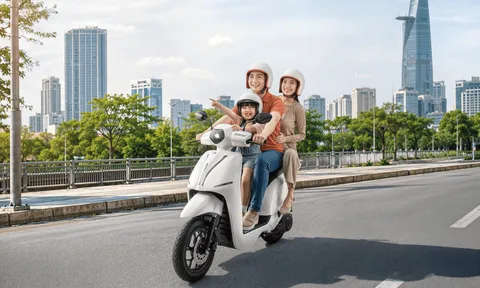 Dat Bike tung ERA cho gia đình: Quãng đường vượt 200km mỗi lần sạc, cốp “khủng” 50L