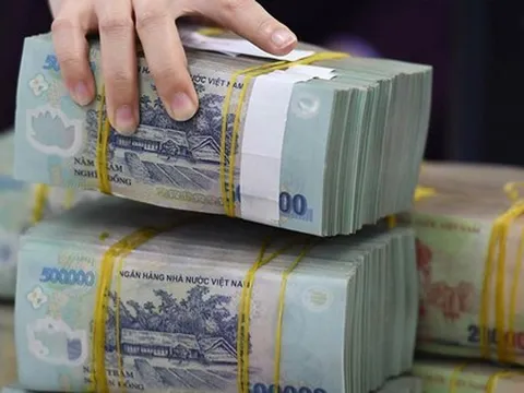 Một ngân hàng tăng lãi suất tiết kiệm lên sát trần quy định