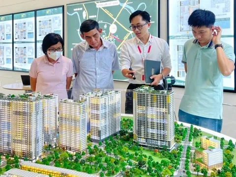 Lãi suất tăng, áp lực đè nặng lên vai người mua nhà