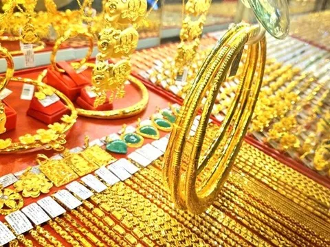 Giá vàng chiều nay 11/3: Vàng trong nước và thế giới đều tăng, do giá dầu hạ nhiệt