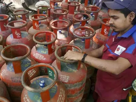 Căng thẳng Iran: Hàng hóa xuất khẩu đình trệ, nhà máy, nhà hàng tại một quốc gia châu Á phải tạm dừng vì thiếu khí đốt