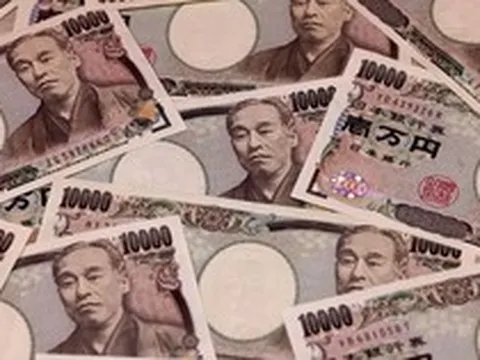 Đồng yen áp sát ngưỡng 160 yen/USD