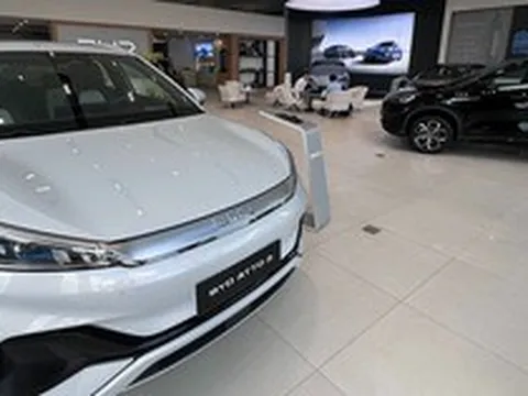 Hơn 10.000 ô tô Trung Quốc nhập về Việt Nam, tăng mạnh hơn 85 %