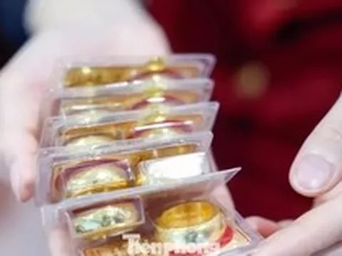 Giá vàng Việt Nam 'vênh' thế giới chưa từng có