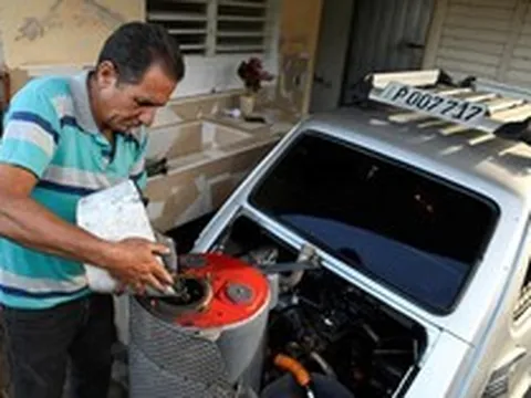 Tàu dầu Nga phải đổi hướng vì Mỹ, những chiếc xe này ở Cuba vẫn 'nhởn nhơ': Chuyện gì đang xảy ra?