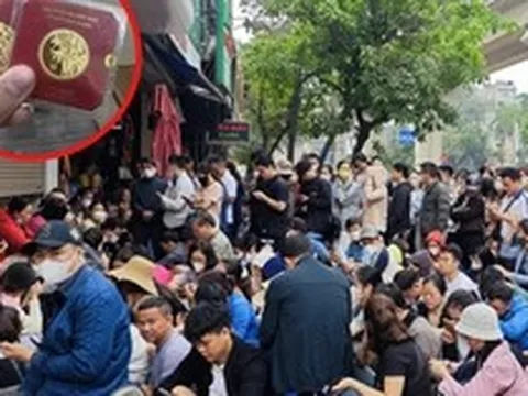 Người dân đông đảo xếp hàng chờ lấy vàng, Bảo Tín Mạnh Hải giải thích lý do trả vàng sớm