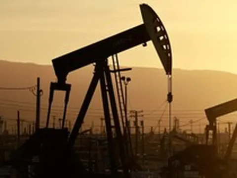 Sáng nay, giá dầu thế giới vượt 115 USD/thùng khi lực lượng Houthi tham chiến, Mỹ điều thêm quân đến Trung Đông