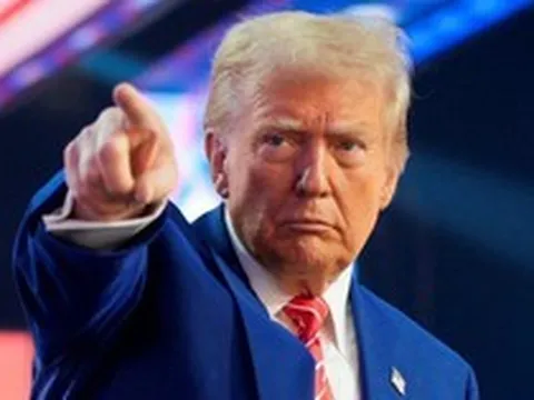 Hết đổi tên Hormuz thành 'eo biển Trum', ông Trump lại muốn 'lấy dầu của Iran'