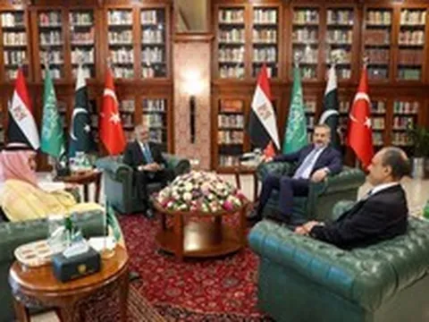 Loạt quốc gia bàn cách xử lý điểm nghẽn dầu mỏ Hormuz: lập liên minh quản lý, thu phí qua Eo biển Hormuz