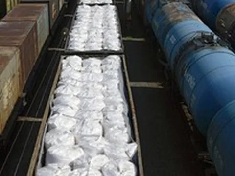 Siết xuất khẩu mặt hàng nuôi sống cả thế giới, Nga 'đánh tiếng' với Mỹ: Hoặc nới trừng phạt, hoặc không còn hàng để dùng