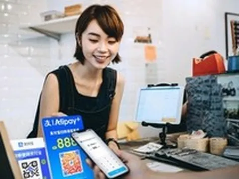 Lần đầu tại Việt Nam: Dùng app ngân hàng nội địa quét QR thanh toán khi du lịch Trung Quốc, Hàn Quốc, Singapore…