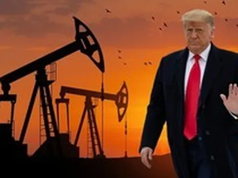 Tổng thống Mỹ Donald Trump làm một việc, giá dầu thế giới đang tăng lập tức quay đầu giảm