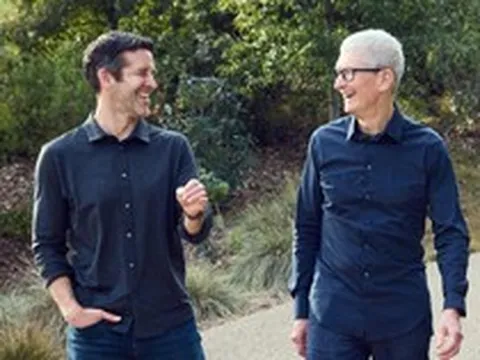 Hỏi AI: John Ternus sẽ thay đổi Apple thế nào - và liệu ông có thể trở thành "Steve Jobs thứ 2"?
