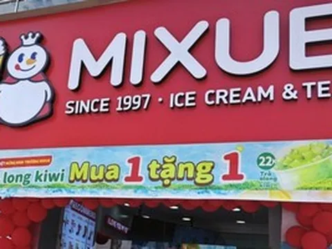 Thấy gì từ việc chuỗi trà sữa Mixue đóng hàng trăm cửa hàng?