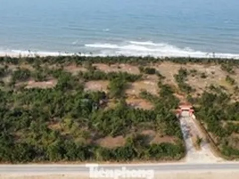 Ôm 'đất vàng’ rồi bỏ hoang nhiều năm, người dân khốn khó vì thiếu lối ra biển