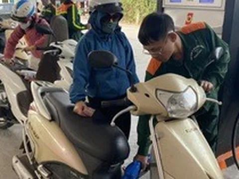 Giá xăng dầu mới nhất áp dụng từ 15 giờ ngày 29-4