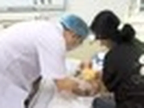 Bé 13 tháng tuổi phát hiện ung thư tinh hoàn: Bác sĩ khuyến cáo