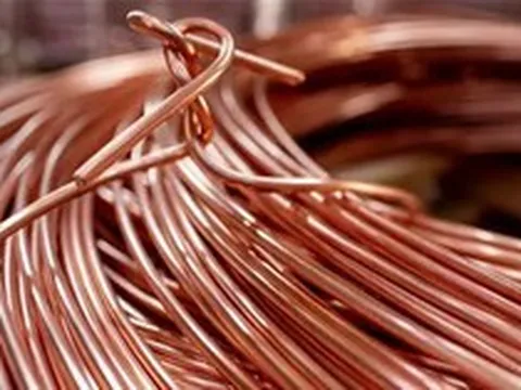 Giá đồng tiến sát mức cao kỷ lục
