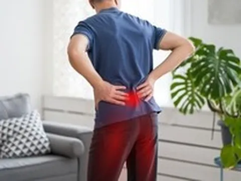Nguyên nhân, phương pháp điều trị đau lưng lan xuống mông và chân