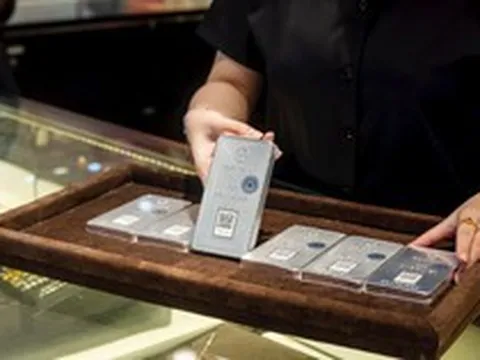Giá bạc giảm 3 phiên liên tiếp