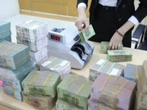 Người dân tăng mạnh nắm giữ tiền mặt: Chuyện gì đang xảy ra?
